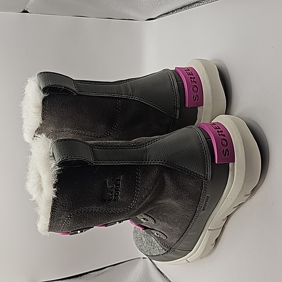 Sorel Size 6  Waterproof Explorer Faux Fur Lined Boot - Quarry - Picture 2 of 7